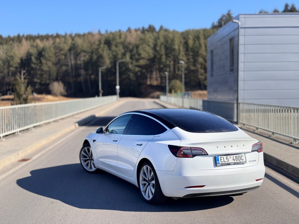 Tesla 3, foto 12