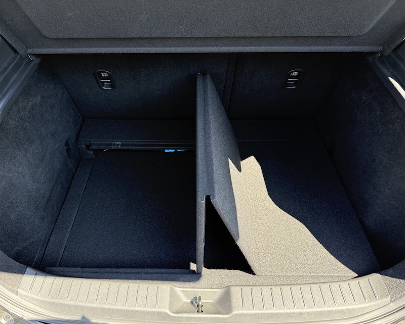 Mazda CX-30, foto 18