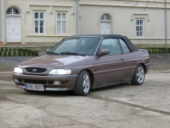 Ford Escort: titulní fotka
