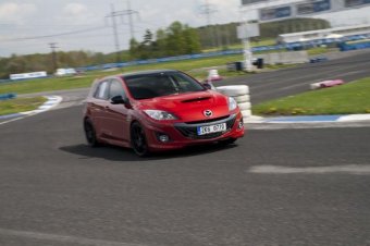 Mazda 3: titulní fotka