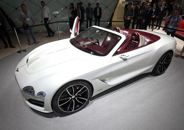 SUV by pro náš první elektromobil nebyla vhodná volba, říká šéfdesignér Bentley. Co preferuje?