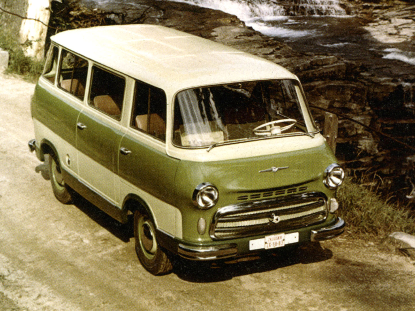 koda-1203-auto-pro-cel-ivot-auto-cz
