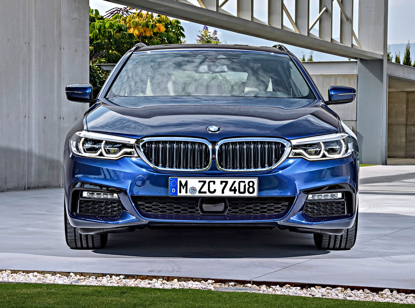 BMW 5 Touring navazuje na sedan nové generace (+videa