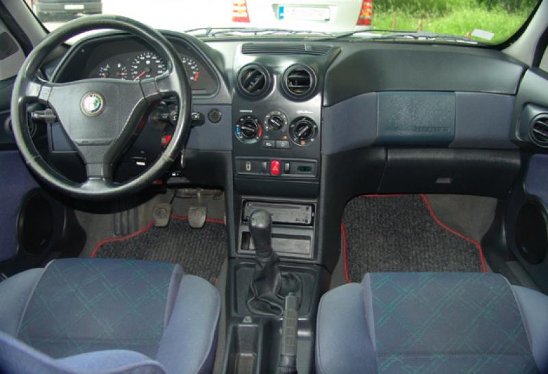 Alfa Romeo 145