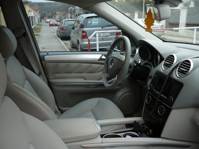 Mercedes-Benz ML320