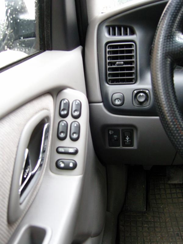 Mazda Tribute