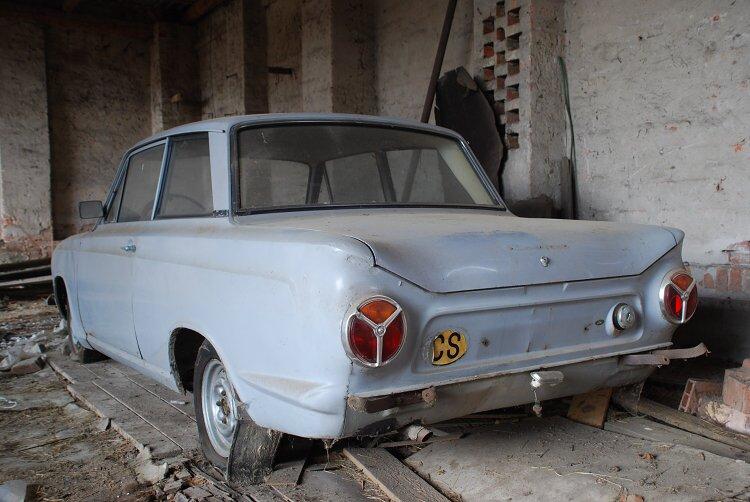 Ford Cortina