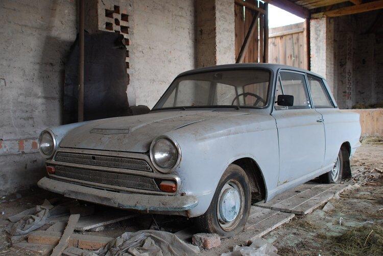Ford Cortina