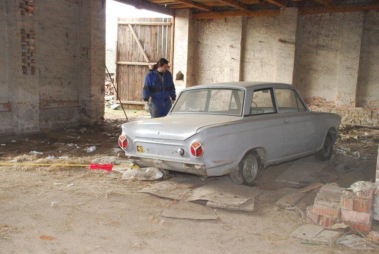 Ford Cortina