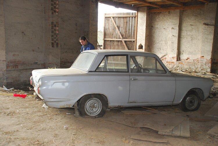 Ford Cortina