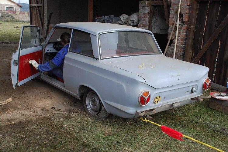 Ford Cortina