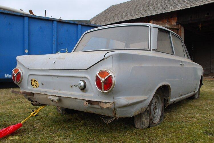 Ford Cortina