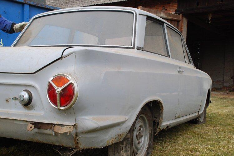 Ford Cortina