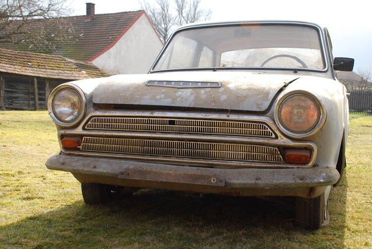 Ford Cortina