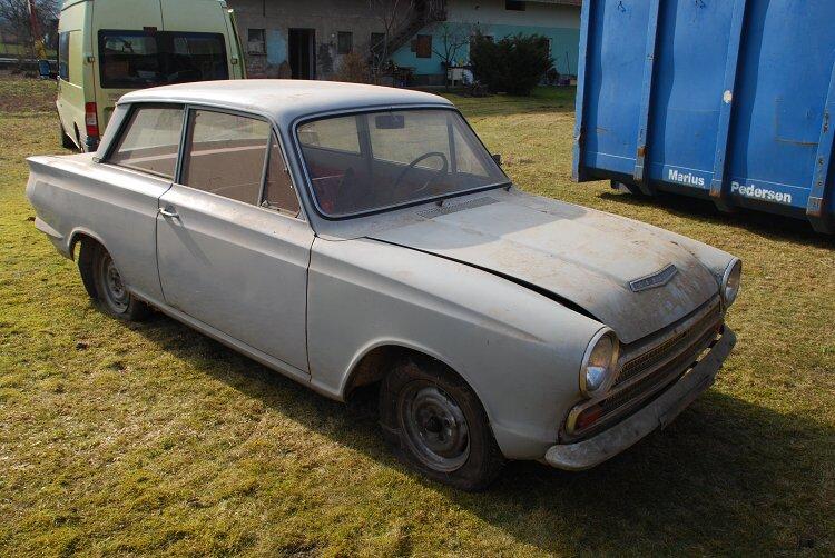 Ford Cortina
