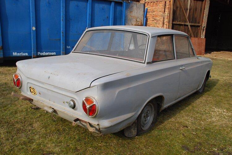 Ford Cortina