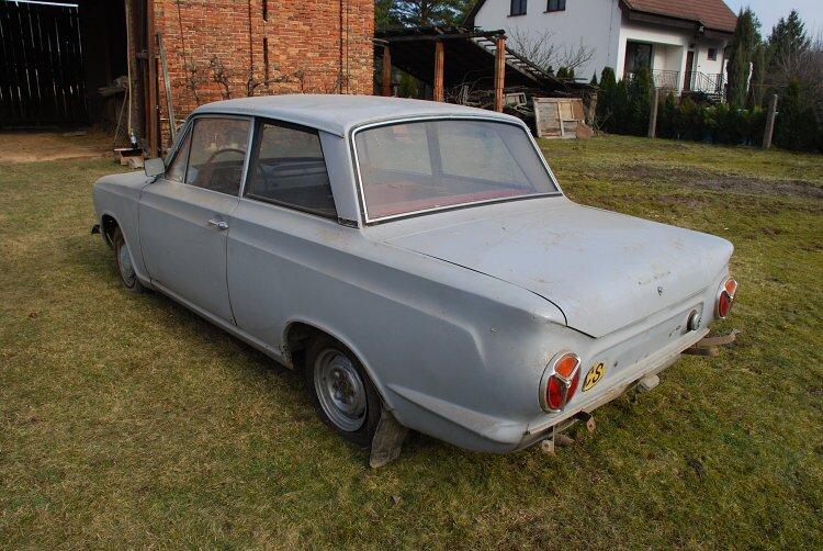 Ford Cortina