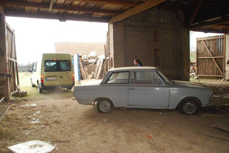 Ford Cortina