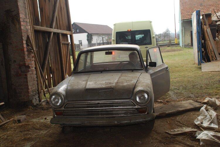 Ford Cortina