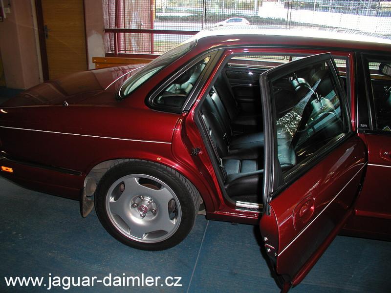 Jaguar XJR