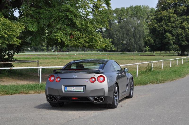 Nissan GT-R