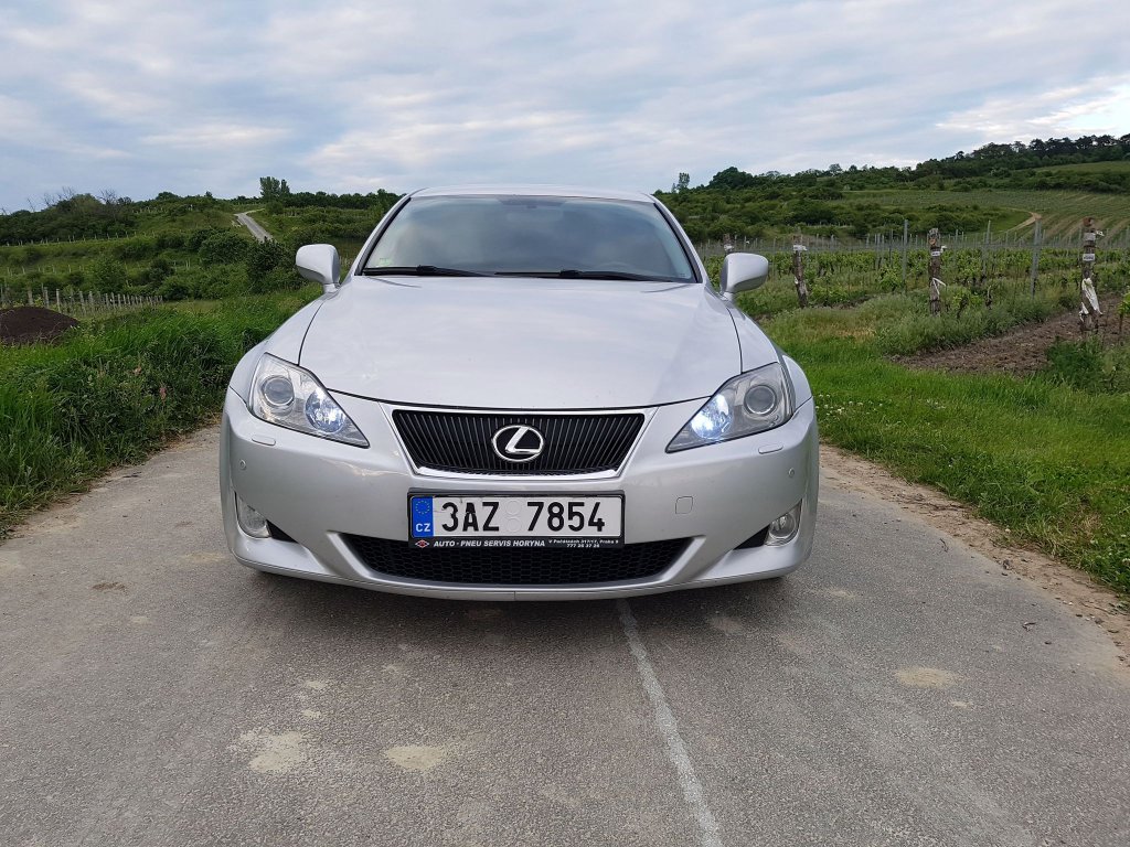 Lexus IS