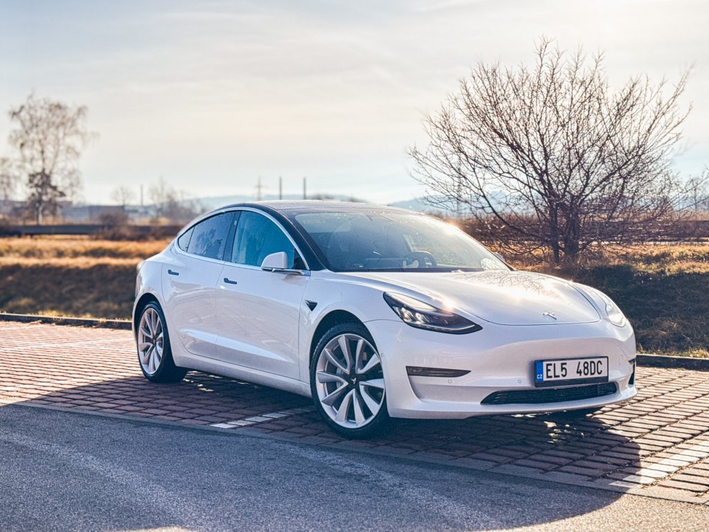 Tesla 3
