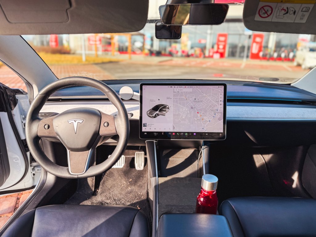 Tesla 3