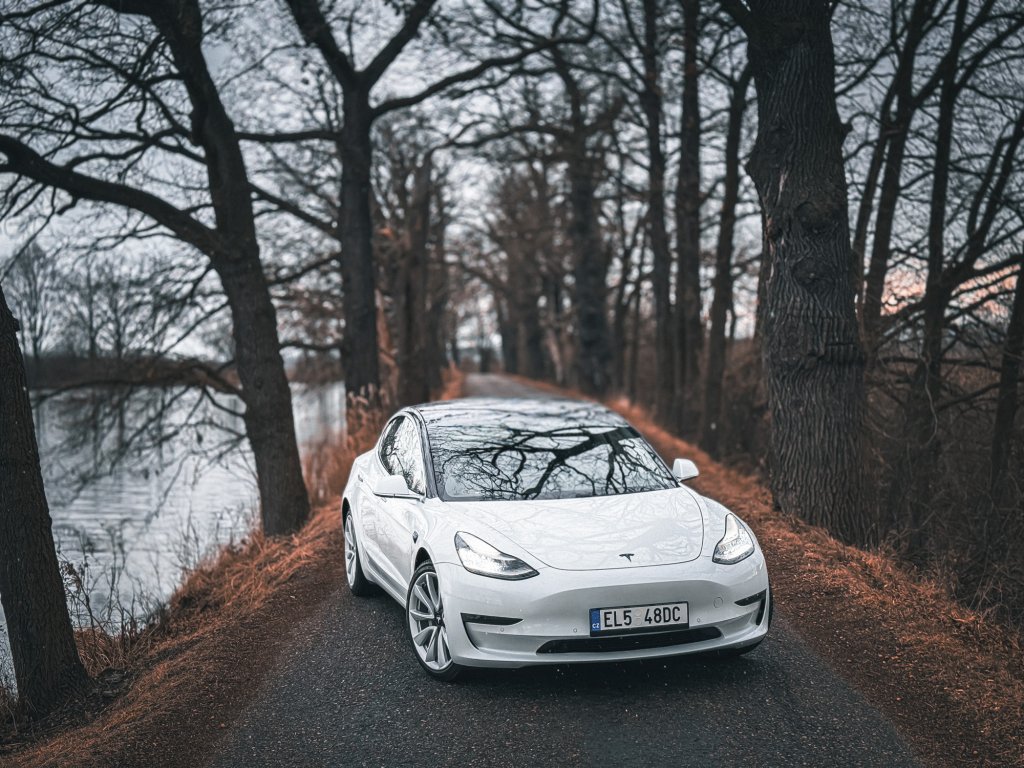 Tesla 3